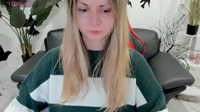 SmilingEmily  online show from January 14, 2025, 5:51 am