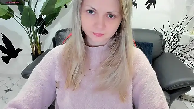 SmilingEmily  online show from January 23, 2025, 7:32 am