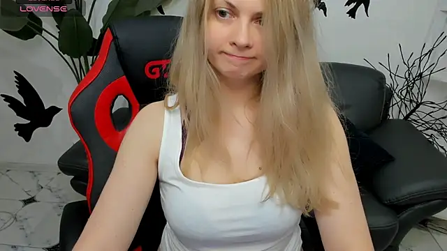 SmilingEmily  online show from January 31, 2025, 7:29 pm