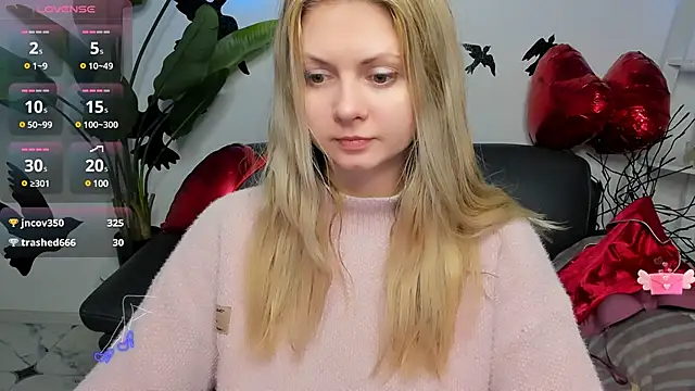 SmilingEmily  online show from February 11, 2025, 10:37 am