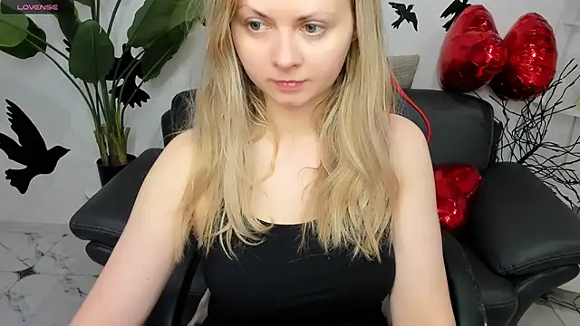 SmilingEmily  online show from February 13, 2025, 7:24 am