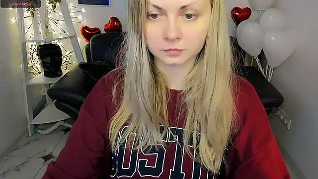 SmilingEmily  online show from February 15, 2025, 7:49 am
