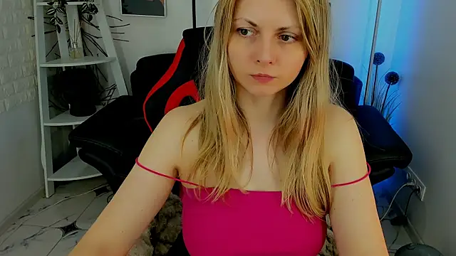 SmilingEmily  online show from March 5, 2025, 11:06 am