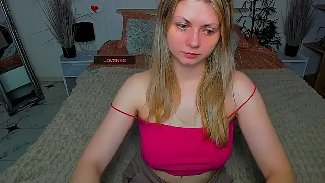 SmilingEmily  online show from March 6, 2025, 7:36 am