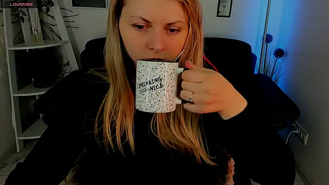 SmilingEmily  online show from March 12, 2025, 7:24 am