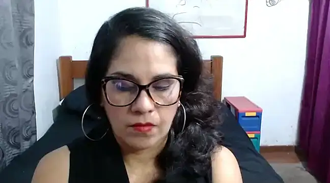 Snapshot of Mistresskloe01 chatting on December 13, 2024, 1:01 pm Mistresskloe01 online show from December 13, 2024, 1:01 pm