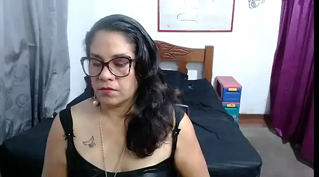 Snapshot of Mistresskloe01 chatting on February 7, 2025, 12:28 pm Mistresskloe01 online show from February 7, 2025, 12:28 pm