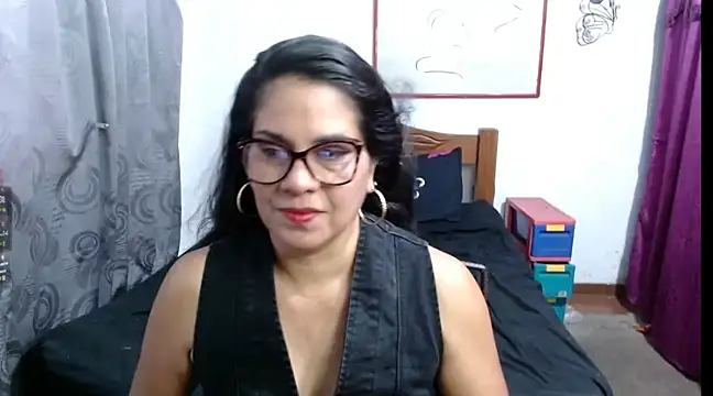 Snapshot of Mistresskloe01 chatting on February 11, 2025, 12:37 pm Mistresskloe01 online show from February 11, 2025, 12:37 pm
