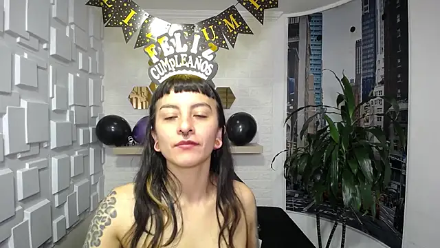 Snapshot of Naughty_Kittenm chatting on December 31, 2024, 10:58 am Naughty Kittenm online show from December 31, 2024, 10:58 am