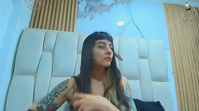Naughty Kittenm online show from April 25, 2026, 1:41 pm