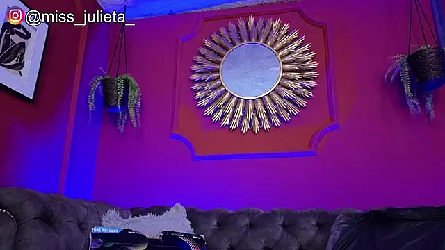 Snapshot of Julieta_Russell chatting on May 16, 2026, 11:42 am Julieta Russell online show from May 16, 2026, 11:42 am