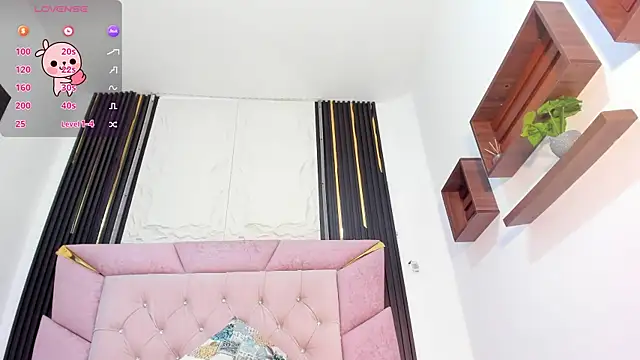laurem-paulette online show from December 21, 2024, 7:49 pm