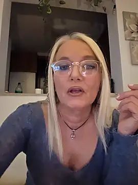 kikkastar online show from March 12, 2025, 8:20 pm