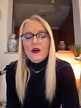 kikkastar online show from March 12, 2026, 8:59 pm