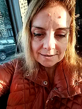 Snapshot of Sunbelxx chatting on February 3, 2025, 3:27 pm Sunbelxx online show from February 3, 2025, 3:27 pm
