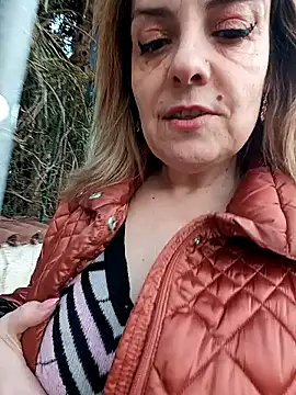 Snapshot of Sunbelxx chatting on February 7, 2025, 4:14 pm Sunbelxx online show from February 7, 2025, 4:14 pm