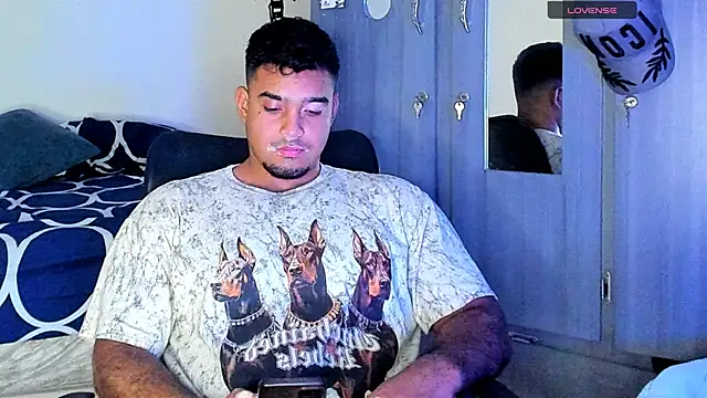 Big furry bear13 online show from March 11, 2025, 4:43 am