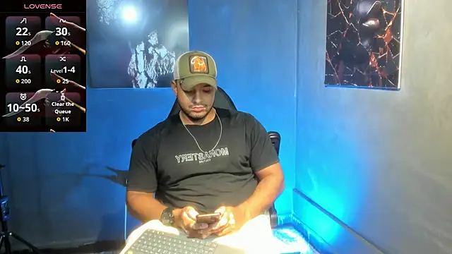 Big furry bear13 online show from September 9, 2025, 4:45 am