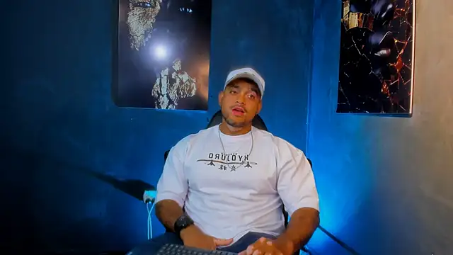 Big furry bear13 online show from September 17, 2025, 5:53 am