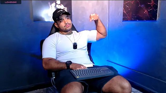 Big furry bear13 online show from October 8, 2025, 6:22 am