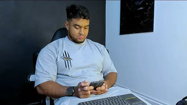 Big furry bear13 online show from May 1, 2026, 3:33 am