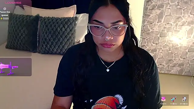 Snapshot of angela_santana_ chatting on October 16, 2025, 11:39 pm angela santana  online show from October 16, 2025, 11:39 pm