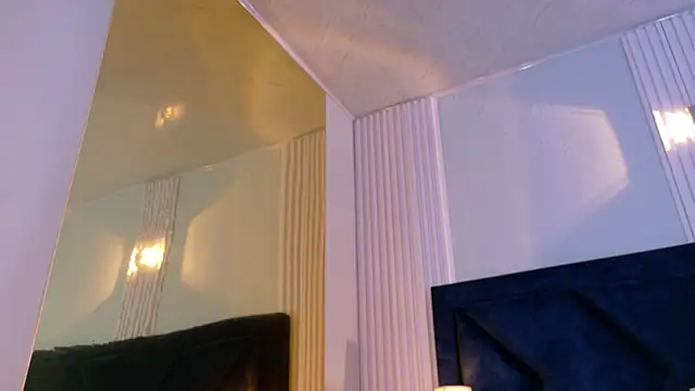 MollyCruz online show from October 21, 2025, 10:38 am