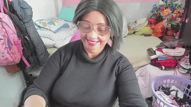 Mrs mommy  online show from May 6, 2026, 7:08 pm