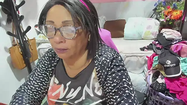 Mrs mommy  online show from June 8, 2026, 1:28 am