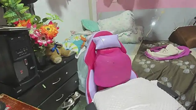 Mrs mommy  online show from July 14, 2026, 2:05 am