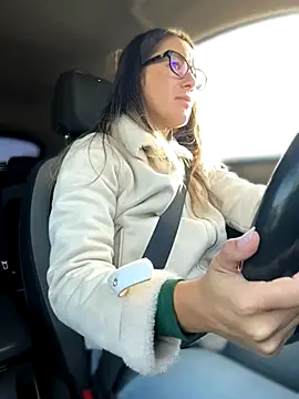 HotXMom online show from September 26, 2025, 5:44 am