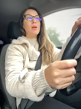 HotXMom online show from October 13, 2025, 6:02 am