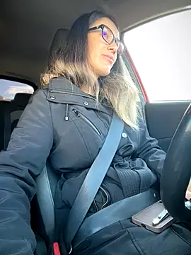 HotXMom online show from November 3, 2025, 6:36 am