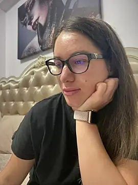 HotXMom online show from June 12, 2026, 6:23 am