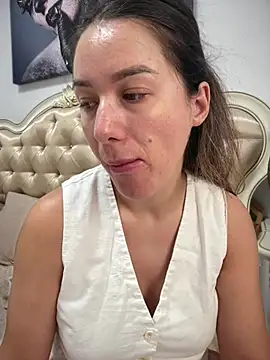 HotXMom online show from June 17, 2026, 6:16 am