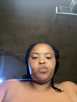 Linahlove online show from February 18, 2025, 6:58 pm