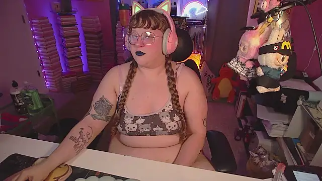 FatVeronica online show from June 24, 2026, 5:01 pm