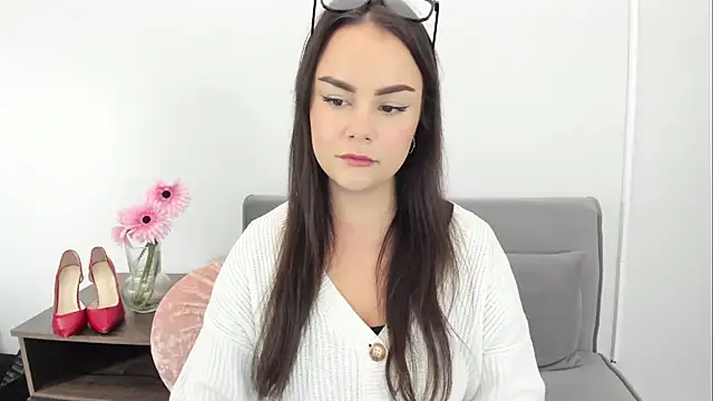 Snapshot of KendalNew chatting on October 8, 2025, 4:04 pm KendalNew online show from October 8, 2025, 4:04 pm