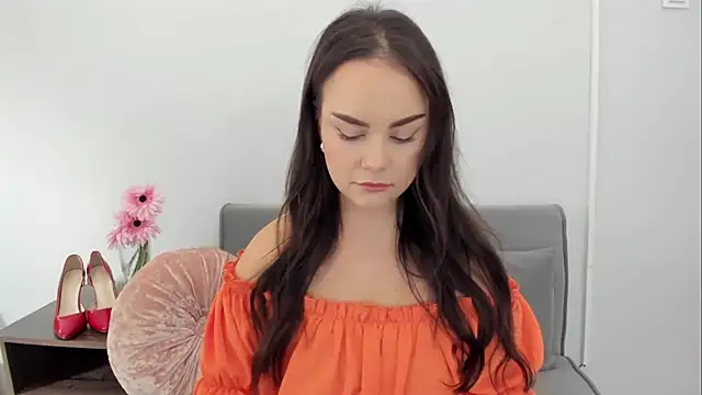 Snapshot of KendalNew chatting on October 28, 2025, 5:04 pm KendalNew online show from October 28, 2025, 5:04 pm