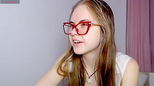 Snapshot of Sarah_HS chatting on February 15, 2026, 3:09 pm Sarah HS online show from February 15, 2026, 3:09 pm