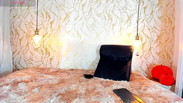 NATALIE PARKERR online show from November 7, 2025, 12:27 pm