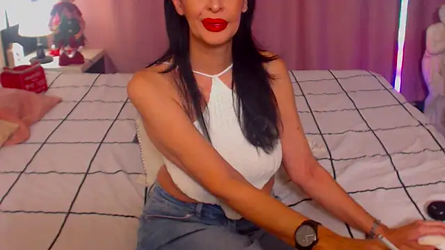 Snapshot of shannon4u chatting on December 10, 2024, 11:19 pm shannon4u online show from December 10, 2024, 11:19 pm