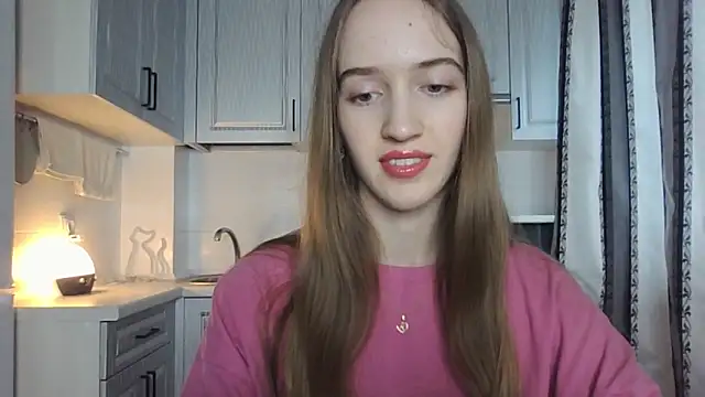 leslie my lovee online show from October 5, 2025, 1:31 pm