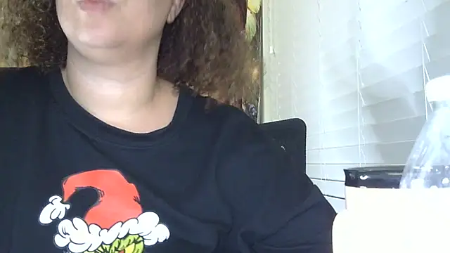 Paisleehaze online show from May 2, 2026, 5:23 am