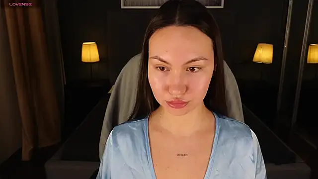GIGI BENNET online show from January 5, 2025, 5:30 am
