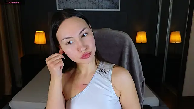 GIGI BENNET online show from February 27, 2025, 8:06 am