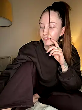 Snapshot of Sugarlina chatting on December 16, 2025, 11:10 pm Sugarlina online show from December 16, 2025, 11:10 pm