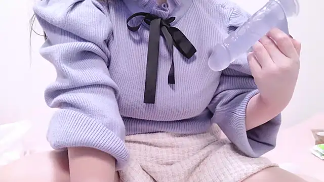 x--Miu--x online show from December 17, 2024, 11:39 am