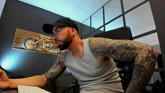 AronGrant online show from December 10, 2024, 9:23 am