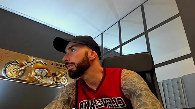 AronGrant online show from November 25, 2025, 9:42 am